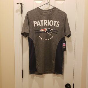 New England Patriots NFL Apparel Men's Tee Shirt Size Medium New with Tags‎